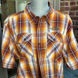 The North Face Men’s XL Button down shirt - gold plaid